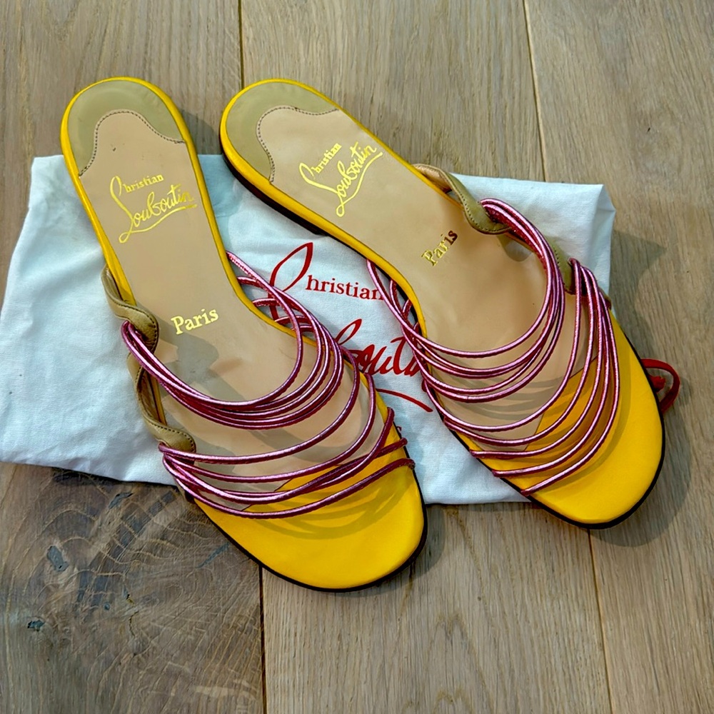 Brand new Louboutin red bottom sandals perfect for summer time! 🌸💐
